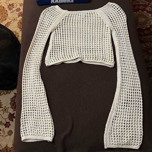Urban outfitters cream knit cropped sweater size small - Picture 2 of 3
